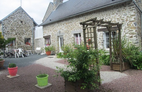 Agon-Coutainville Cottage | Gite Agon-Coutainville 5 people in a wooded park