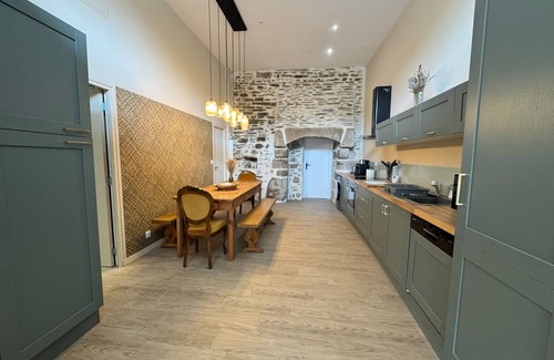 Plouneventer House | Gîte apartment with terrace near a pond animals accepted