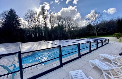 Saint-Evarzec House | GITE BIHAN 4 pers avec piscine couverte /chauffée, pétanque (pets welcome)