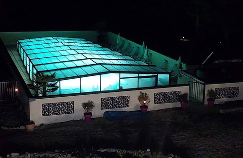 Saint-Evarzec House | GITE BIHAN 4 pers avec piscine couverte /chauffée, pétanque (pets welcome)