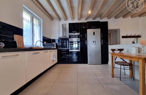 Bourdonne Cottage | Gite Bourdonné, 2 bedrooms, 4 persons