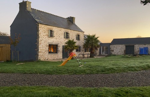 Breles Villa | Gite d'exception: Gite with heated pool 12/14 people