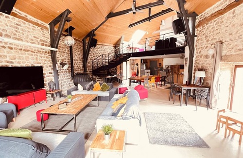 Peyre-en-Aubrac House | Gite de Groupe Lozère Aubrac