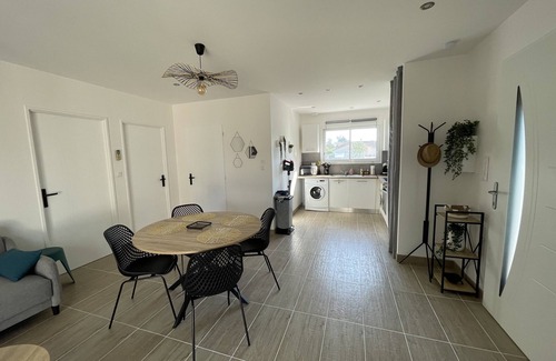 Septfonds House | Gîte De La Fontaine with Jacuzzi, Just Steps from the Village