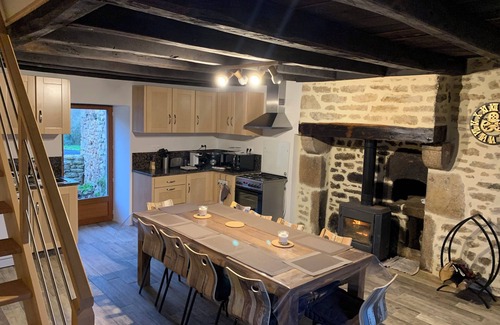 Bersac-sur-Rivalier Cottage | GÎTE DE LA FONTAINE in the countryside of the Monts d'Ambazac