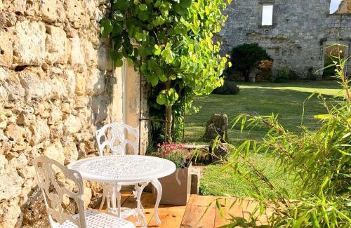 Cumont House | Gite du Chateau Des Fours