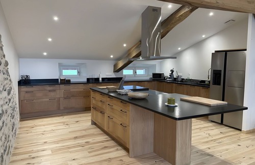 Beguios House | Gîte 'Gite Goitiaya' with Private Terrace, Wi-Fi and Air Conditioning