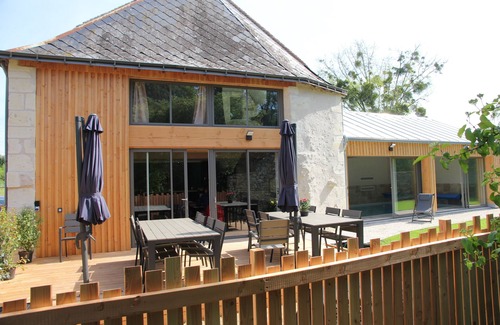 Cheille House | Gite l'Hermine, 15 pers, heated indoor pool, RDC PMR, enclosed garden