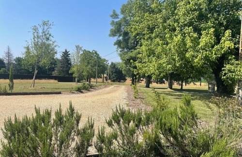 Saint-Eutrope-de-Born Apartment | "Gîte la Bergerie" near the Bastide of Monflanquin and the Dordogne river