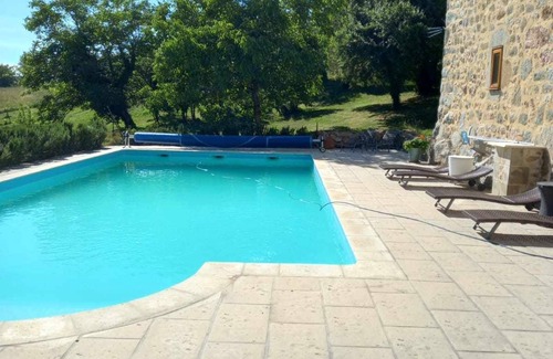 La Fouillade House | Gite La Châtaigne at Domaine de La Bertrandie - with Swimming Pool and Hot Tub