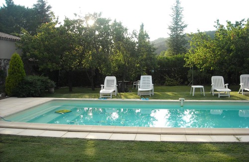 Les Mages Cottage | Gite ' le Monet ' in a farmhouse, quiet, swimming pool, quality services