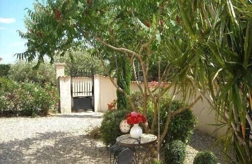 Les Mages Cottage | Gite ' le Monet ' in a farmhouse, quiet, swimming pool, quality services