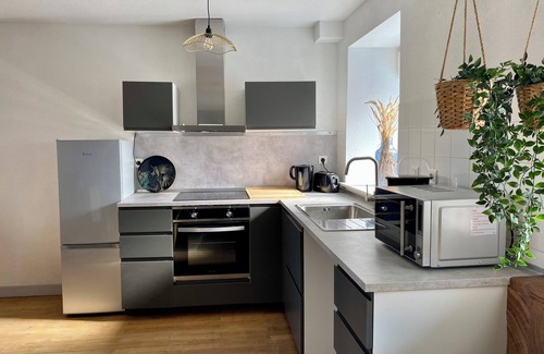 Lavigny House | Gîte Le Temps d'une vendange, at the foot of the vineyards and hiking trails