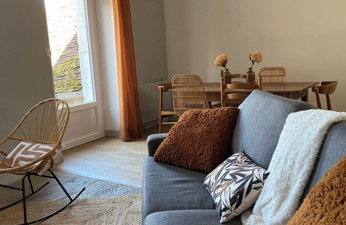 Lavigny House | Gîte Le Temps d'une vendange, at the foot of the vineyards and hiking trails