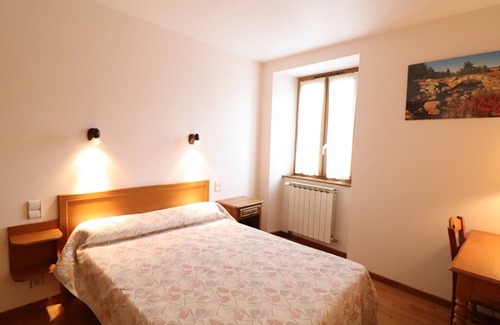 Lieutades Cottage | Gite Lieutadès, 2 bedrooms, 4 persons