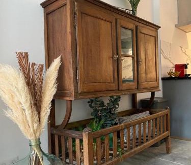 Beziers Apartment | Gite pour 8 p Jacuzzi sur domaine 3Ha