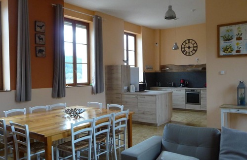 Saint Bonnet des Quarts Cottage | Gite Saint-Bonnet-des-Quarts, 3 bedrooms, 6 persons