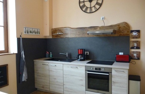 Saint Bonnet des Quarts Cottage | Gite Saint-Bonnet-des-Quarts, 3 bedrooms, 6 persons