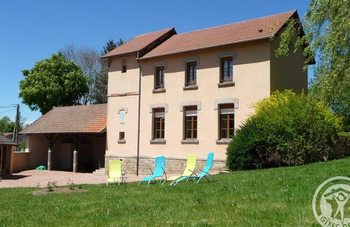 Saint Bonnet des Quarts Cottage | Gite Saint-Bonnet-des-Quarts, 3 bedrooms, 6 persons