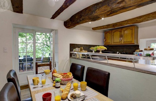 Saint-Denis-de-Cabanne Cottage | Gite Saint-Denis-de-Cabanne, 2 bedrooms, 6 persons
