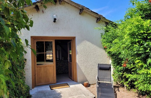 Saint-Saud-Lacoussiere House | Gite Syrah; charming 2-bedroom cottage in Dordogne
