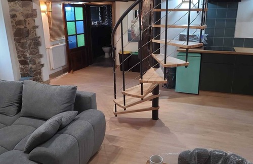 Nicorps House | Gîte with Llamas in Normandy – Ideal for Families & Groups, Sleeps 8–10