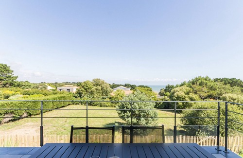 Prefailles Cottage | Gîtes with heated pool near beach. Garden, spa, BBQ, WiFi. Baby bed included