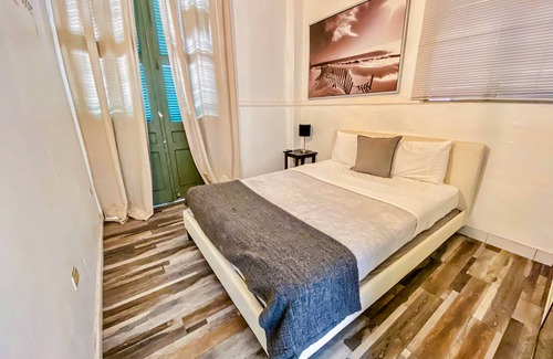 Ponce Centro Apartment | Gladiolas 1206