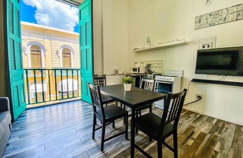 Ponce Centro Apartment | Gladiolas 1206