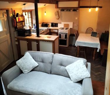 Llanegryn House | Glan Y Morfa Bach The Stone Cottage