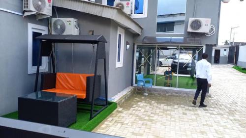 Ikeja Hotel | Glandov Suites