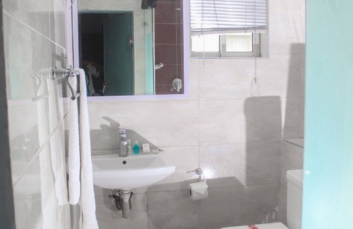 Ofin Hotel | Glee Hotel