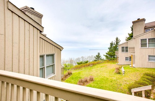 Maple City Apartment | Glen Arbor Vacation Rental with Views of Lake!