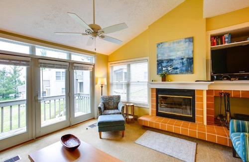 Maple City Apartment | Glen Arbor Vacation Rental with Views of Lake!