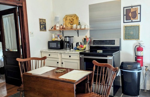 Jim Thorpe Apartment | Glen Onoko Getaway - minutes from the Gorge, 1800s Charm, Modern Comfort