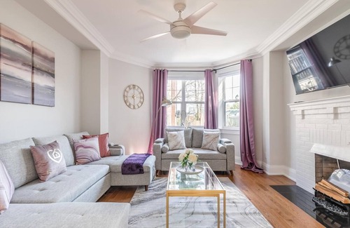 Saint Clair West Village Apartment | GLOBALSTAY . Spacious 2BR Apartments near Casa Loma