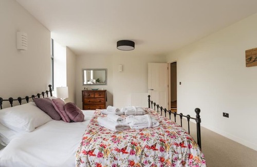 Coberley House | Glorious Cotswold Coach House - Ideal for Cheltenham Races