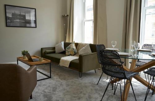 Gloucester Apartment | Gloucester Apartments by Kahuna Stays, Ideal for Students, Contractors, Professionals & Visitors