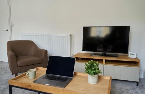 Gloucester Apartment | Gloucester Apartments by Kahuna Stays, Ideal for Students, Contractors, Professionals & Visitors