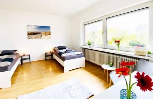 Pfalzdorf Apartment | Go02 4 Zimmer Apartment mit Balkon & Garten, 100qm, Maximal 6 Personen
