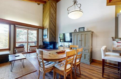 Truckee Apartment | Gold Bend Escape