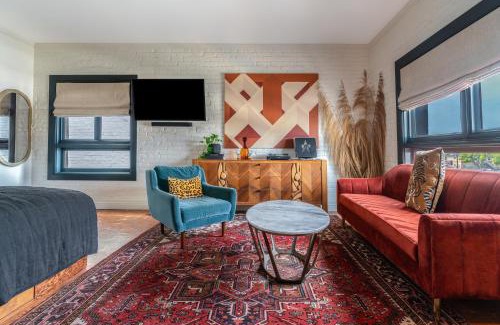 Hollywood Hotel | Gold-Diggers