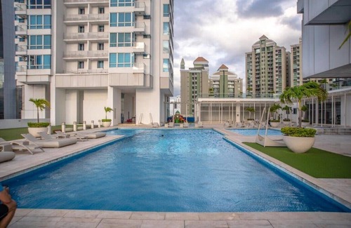 Costa del Este Apartment | Gold Tower - Bright 3 BDR Apt in Costa del Este