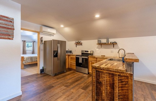 Custer Cabin | Gold VC Custer`s Loft | 1 Bed, 1 Bath