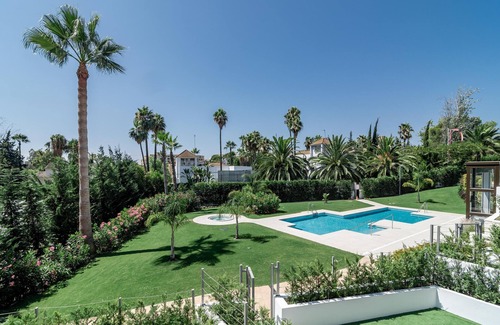 Marbella Ski Chalet | Golden Green - Marbella