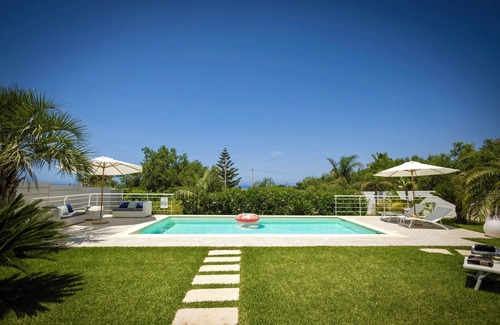 Terrasini Villa | Golden Holiday Mare Villa with Pool