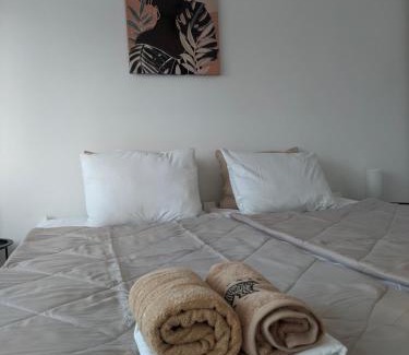 Nis Apartment | Golden lady