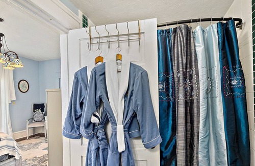 South Beach Street Historic District Resort | Golden Magnolia Marine