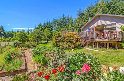 Olga House | Goldeneye Farm - Orchard & Ponds