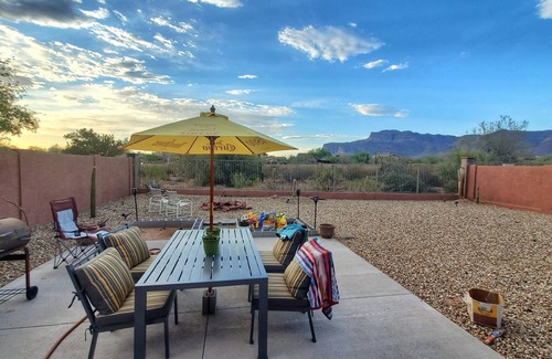 Gold Canyon House | Golf and Hiking Retreat - Base of the Superstition Mountain - Sunset View
